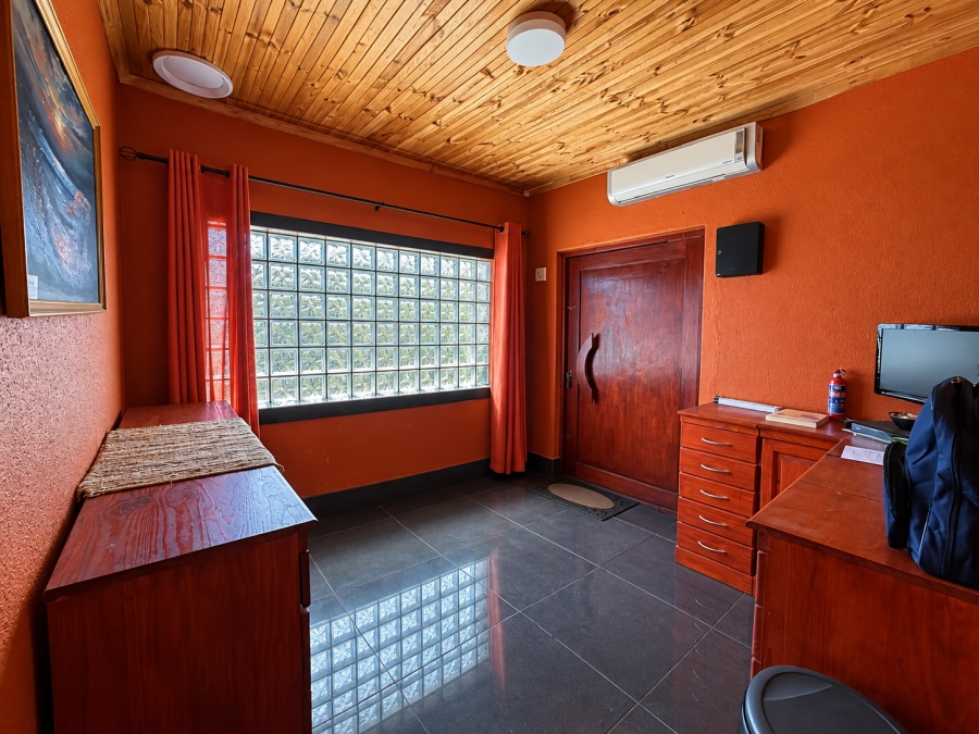 5 Bedroom Property for Sale in Protea Heights Western Cape